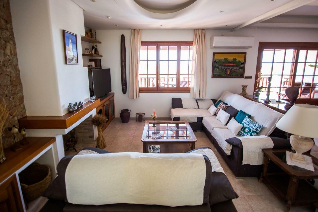 Villa Ca Na Vinya Cala Tarida  Extérieur photo