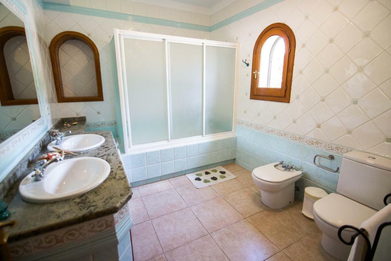 Villa Ca Na Vinya Cala Tarida  Extérieur photo